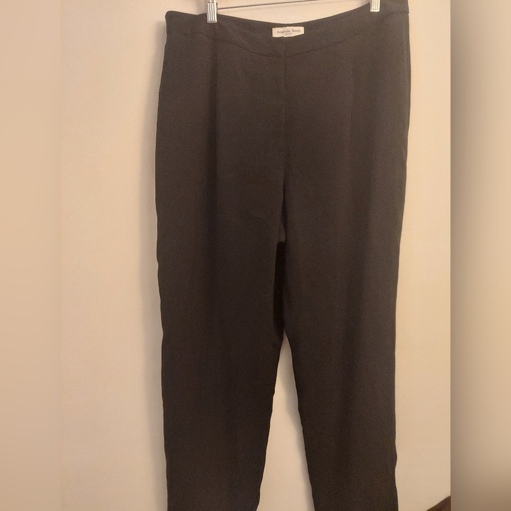 Amanda Smith Black Chinos Sleek Design